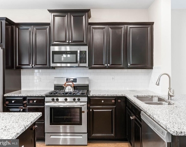 33 Sullivan Way - Photo Thumbnail 18
