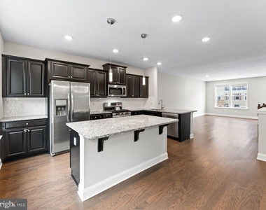 33 Sullivan Way - Photo Thumbnail 15