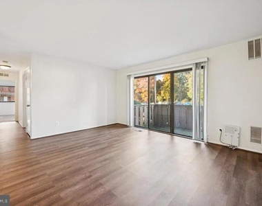 1001 Woodhollow Drive - Photo Thumbnail 4