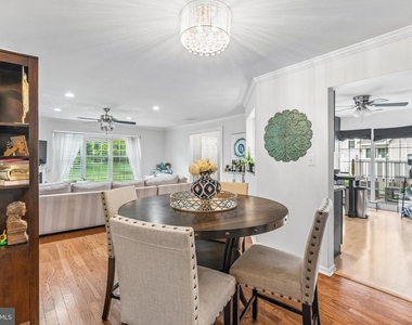 105 Oswego Court - Photo Thumbnail 7