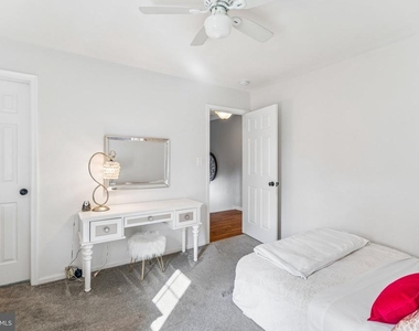 105 Oswego Court - Photo Thumbnail 25