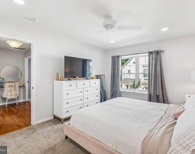 105 Oswego Court - Photo Thumbnail 19