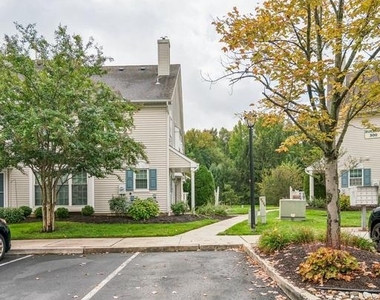 105 Oswego Court - Photo Thumbnail 32