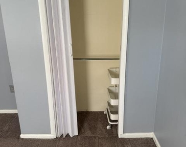 408 Buttonwood Street - Photo Thumbnail 8