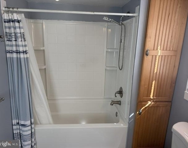 408 Buttonwood Street - Photo Thumbnail 10