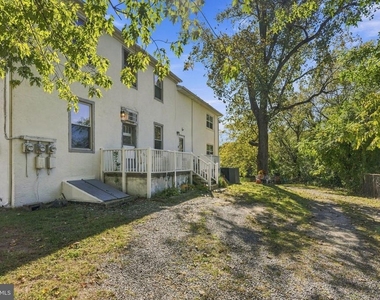 200 Leon Avenue - Photo Thumbnail 2