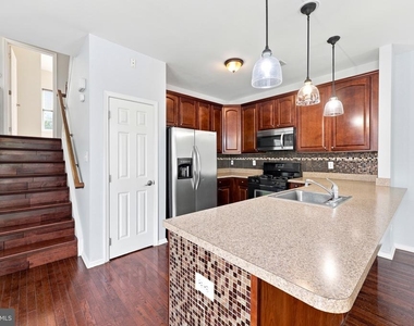 64 Meadow Circle - Photo Thumbnail 7