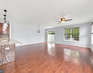 64 Meadow Circle - Photo Thumbnail 10