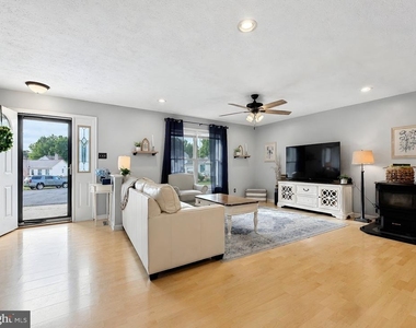 20900 Mauvy Moss Place - Photo Thumbnail 2