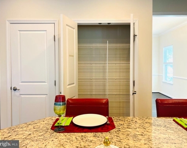 3002 Winterbourne Drive - Photo Thumbnail 28