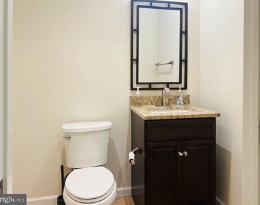 3002 Winterbourne Drive - Photo Thumbnail 19
