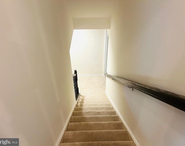 3002 Winterbourne Drive - Photo Thumbnail 26