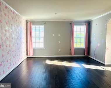 3002 Winterbourne Drive - Photo Thumbnail 41