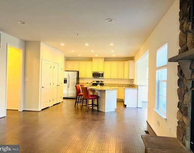 3002 Winterbourne Drive - Photo Thumbnail 34
