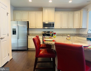 3002 Winterbourne Drive - Photo Thumbnail 1