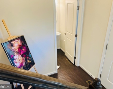 3002 Winterbourne Drive - Photo Thumbnail 27