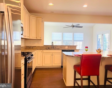 3002 Winterbourne Drive - Photo Thumbnail 13