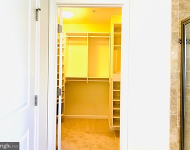 3002 Winterbourne Drive - Photo Thumbnail 63