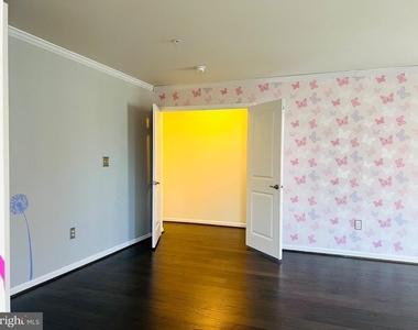 3002 Winterbourne Drive - Photo Thumbnail 44