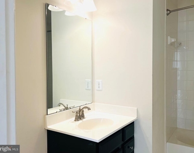 3002 Winterbourne Drive - Photo Thumbnail 56