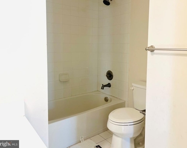 3002 Winterbourne Drive - Photo Thumbnail 57
