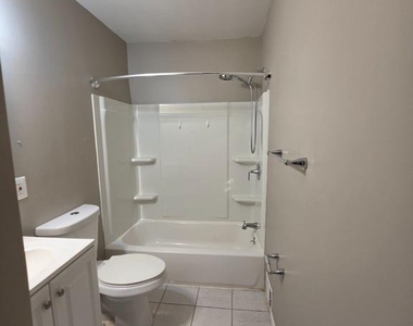 4808 Lexington Avenue - Photo Thumbnail 20