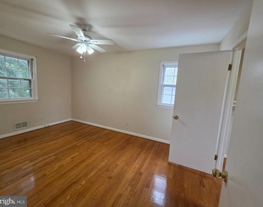 4808 Lexington Avenue - Photo Thumbnail 13