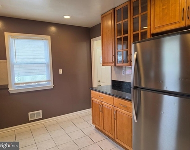 4808 Lexington Avenue - Photo Thumbnail 3