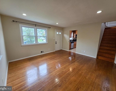4808 Lexington Avenue - Photo Thumbnail 8