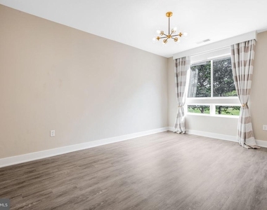 145 Riverhaven Drive - Photo Thumbnail 8