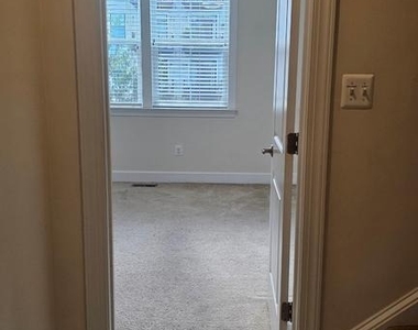 6639 Rhode Island Avenue - Photo Thumbnail 15