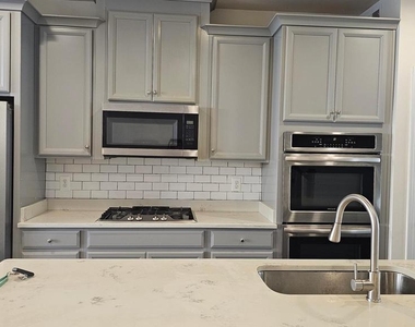 6639 Rhode Island Avenue - Photo Thumbnail 6