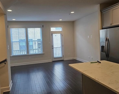 6639 Rhode Island Avenue - Photo Thumbnail 11