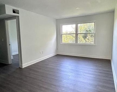 26040 Woodfield Road - Photo Thumbnail 3