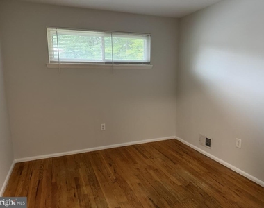 14015 Congress Drive - Photo Thumbnail 16