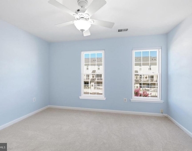 805 Main Street - Photo Thumbnail 23