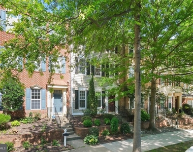 805 Main Street - Photo Thumbnail 1