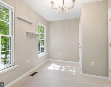 805 Main Street - Photo Thumbnail 16