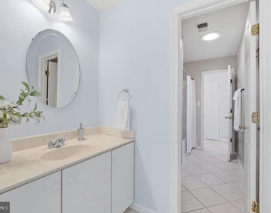 805 Main Street - Photo Thumbnail 25
