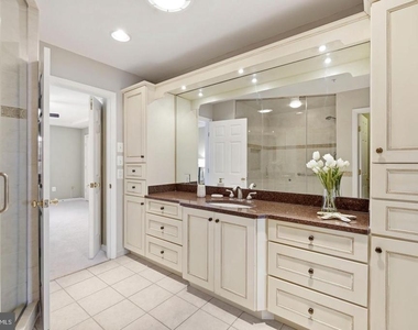 805 Main Street - Photo Thumbnail 12