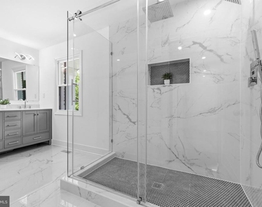 9828 Watts Branch Drive - Photo Thumbnail 8