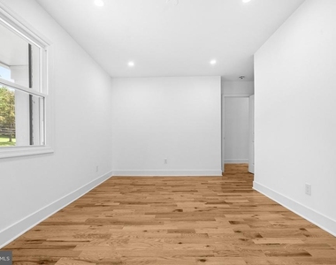 9828 Watts Branch Drive - Photo Thumbnail 10