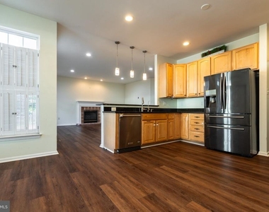 18405 Carved Stone Court - Photo Thumbnail 13