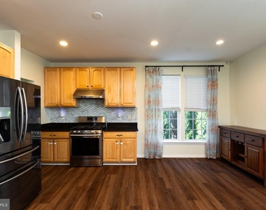 18405 Carved Stone Court - Photo Thumbnail 10