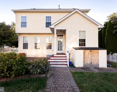18405 Carved Stone Court - Photo Thumbnail 47