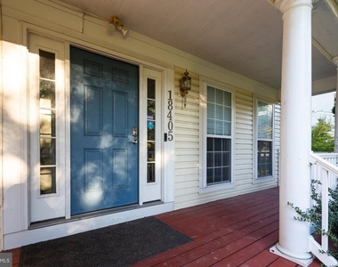 18405 Carved Stone Court - Photo Thumbnail 2