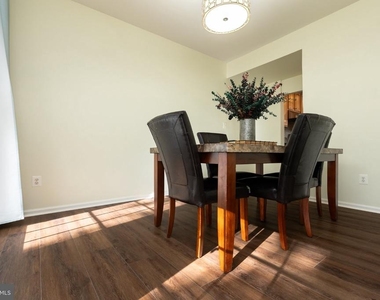 18405 Carved Stone Court - Photo Thumbnail 5