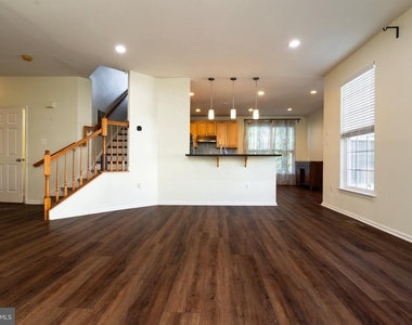 18405 Carved Stone Court - Photo Thumbnail 9