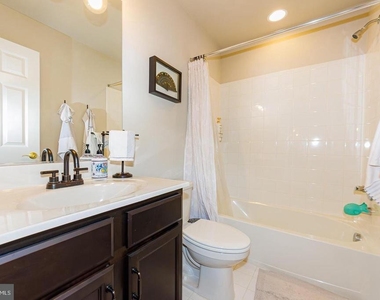 16201 Coolidge Avenue - Photo Thumbnail 26