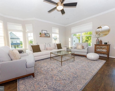 16201 Coolidge Avenue - Photo Thumbnail 10